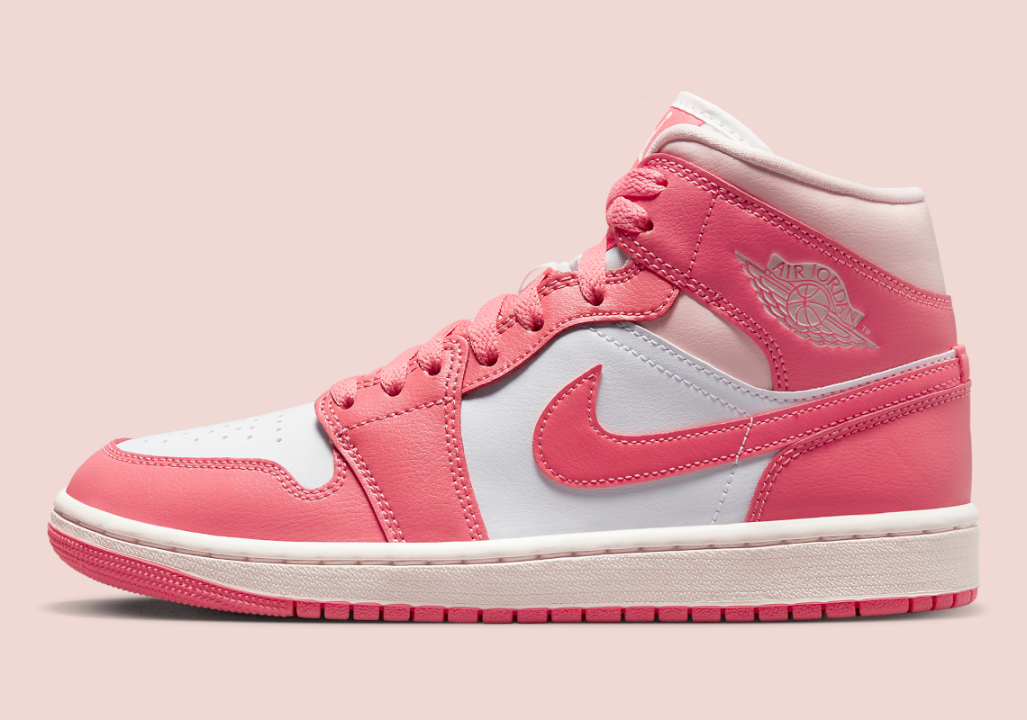 Air Jordan 1 Mid Strawberries là mẫu không thể bỏ qua đối với bất kỳ tín đồ nào - 2