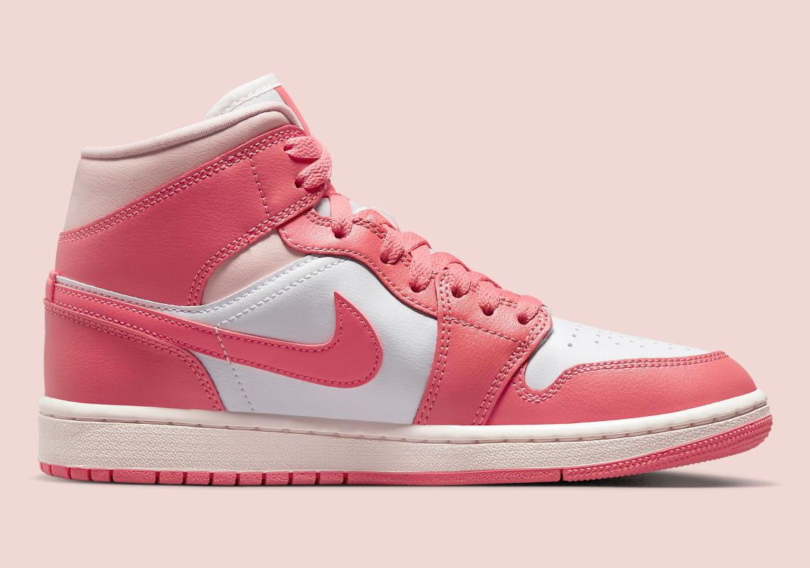 Air Jordan 1 Mid Strawberries là mẫu không thể bỏ qua đối với bất kỳ tín đồ nào - 3