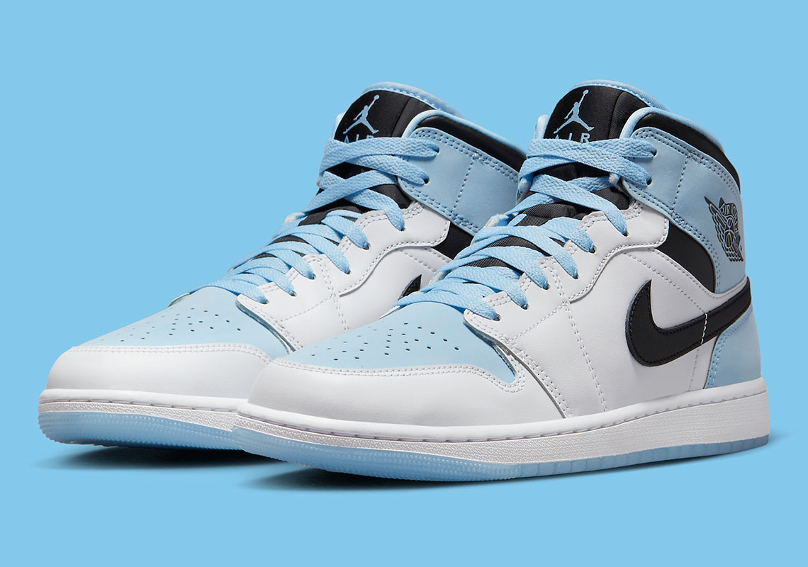 Air Jordan 1 Mid "University Blue" được coi là có khối màu theo phong cách di sản