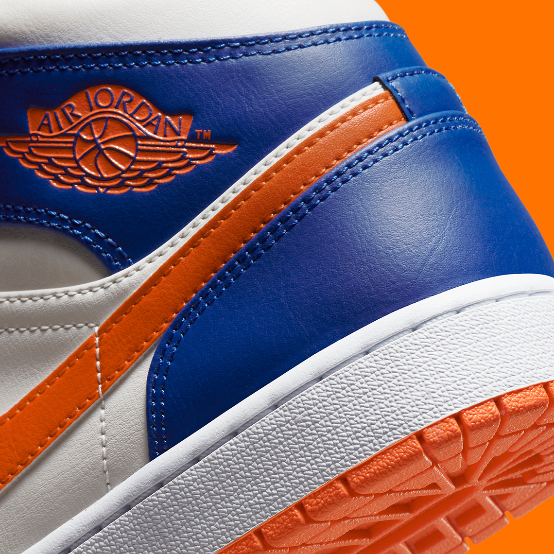 Air Jordan 1 Mid xuất hiện với màu sắc thân thiện với Knicks - 8