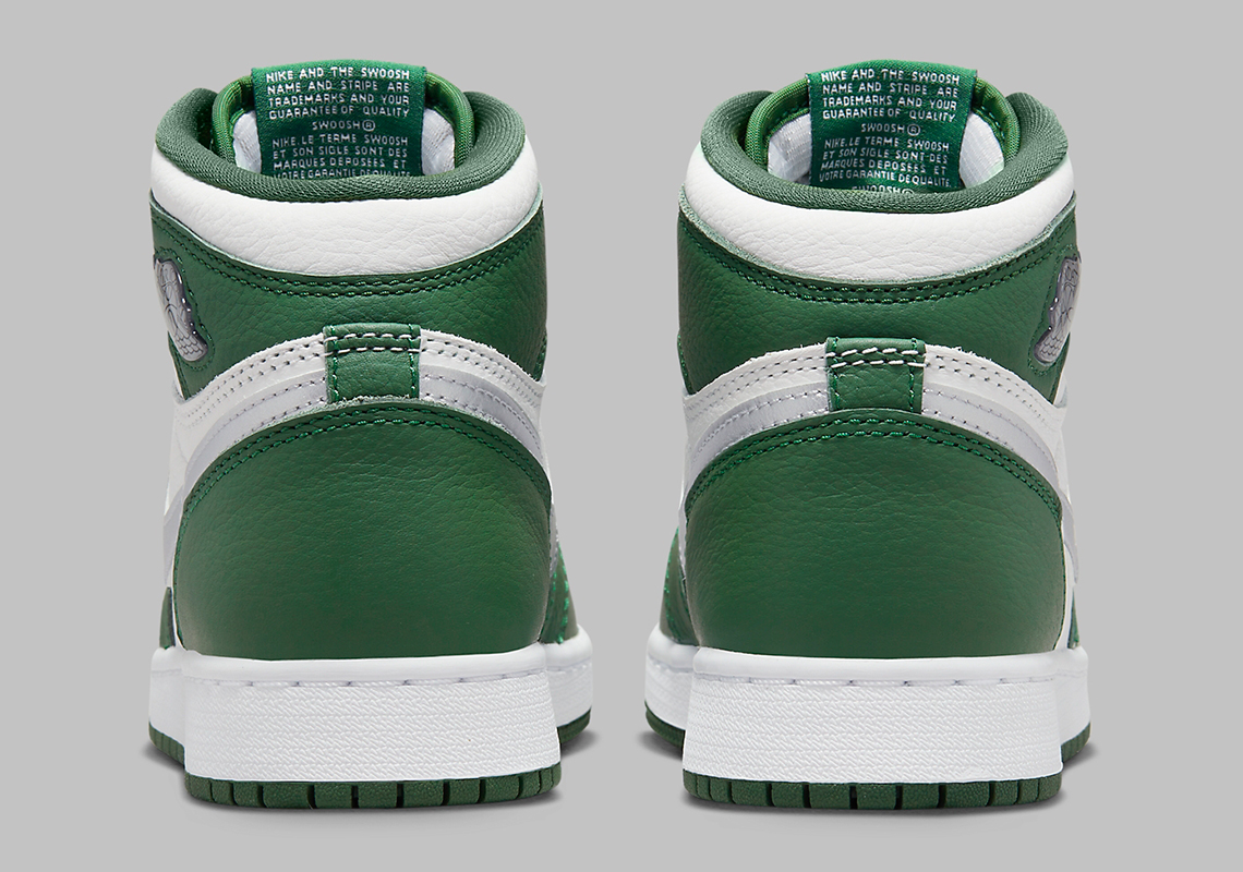 Air Jordan 1 Retro High OG Gorge Green xuất hiện trong kích thước cho học sinh - 5