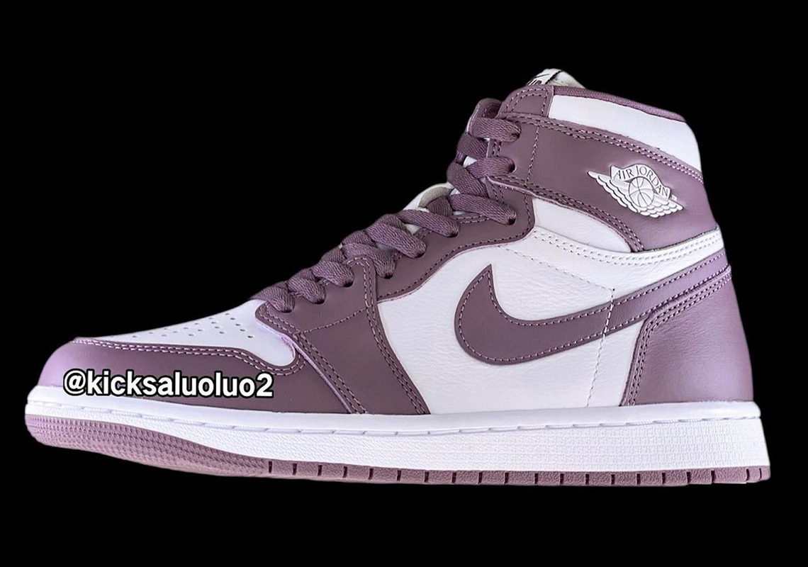 Air Jordan 1 Retro High OG 'Sky J Mauve': Màu tím hồng độc đáo lấy cảm hứng từ bầu trời Chicago - 1