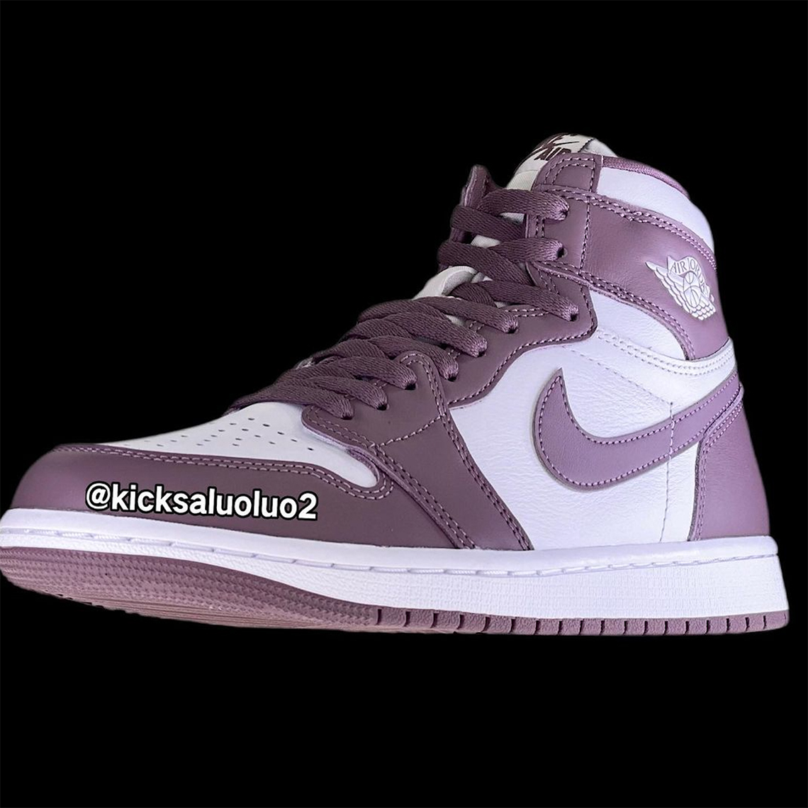Air Jordan 1 Retro High OG 'Sky J Mauve': Màu tím hồng độc đáo lấy cảm hứng từ bầu trời Chicago - 2