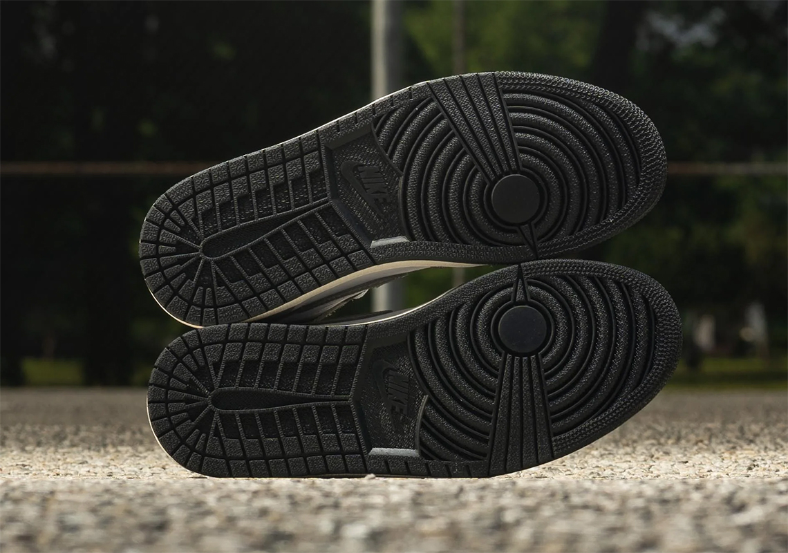 Air Jordan 1 Retro High OG 'Washed Black': Phối màu độc đáo mang lại phong cách vintage - 6