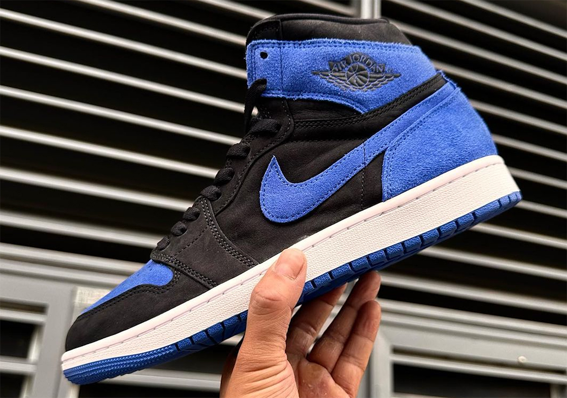 Air Jordan 1 Royal Reimagined - Sự đánh giá lại đầy sáng tạo của dòng sản phẩm - 1