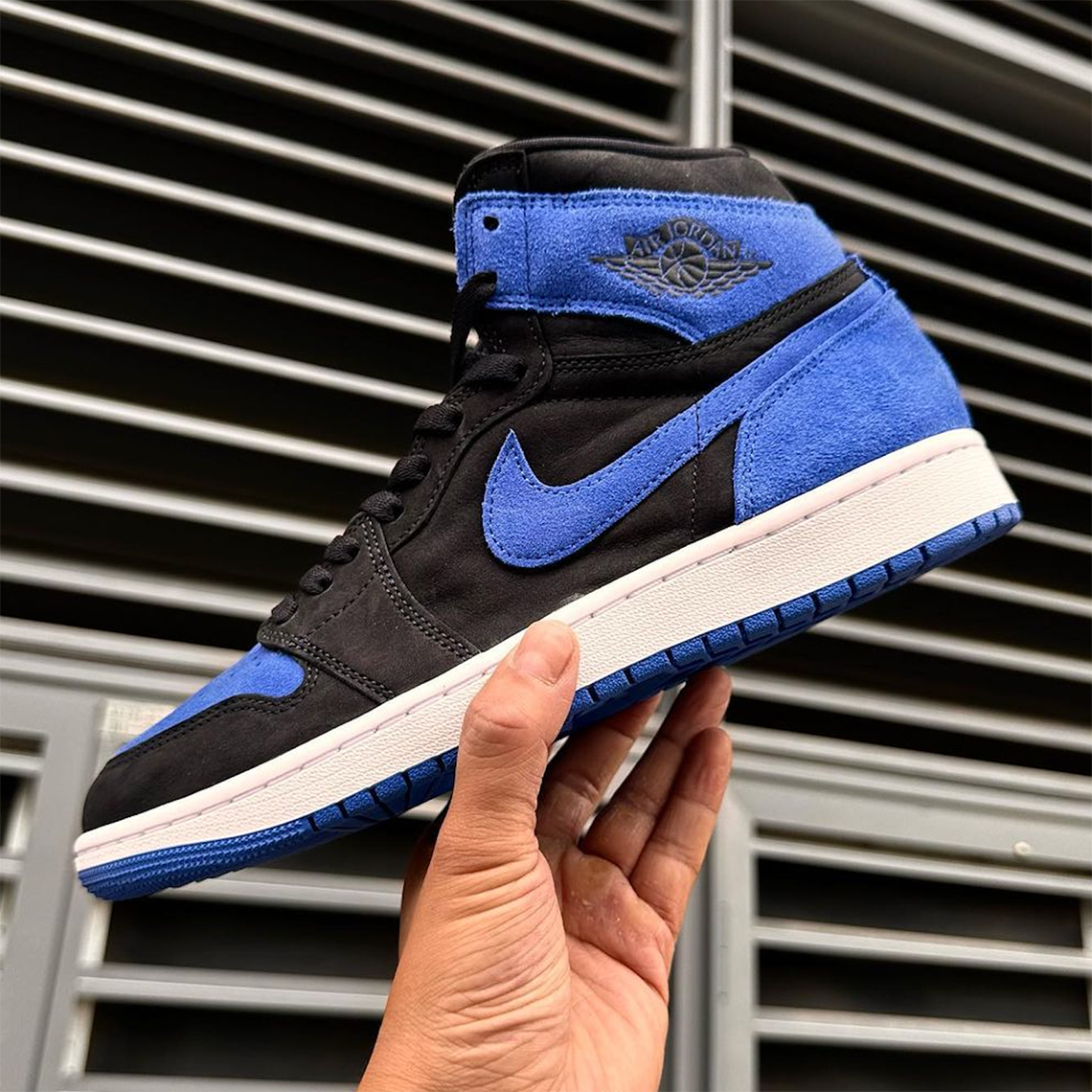 Air Jordan 1 Royal Reimagined - Sự đánh giá lại đầy sáng tạo của dòng sản phẩm - 2