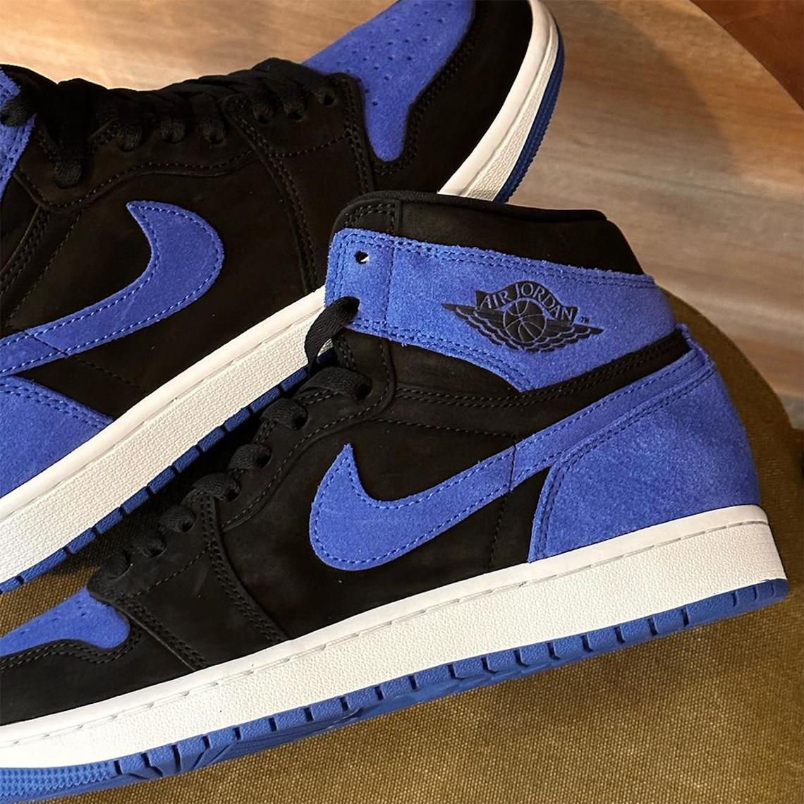 Air Jordan 1 Royal Reimagined - Sự đánh giá lại đầy sáng tạo của dòng sản phẩm - 7