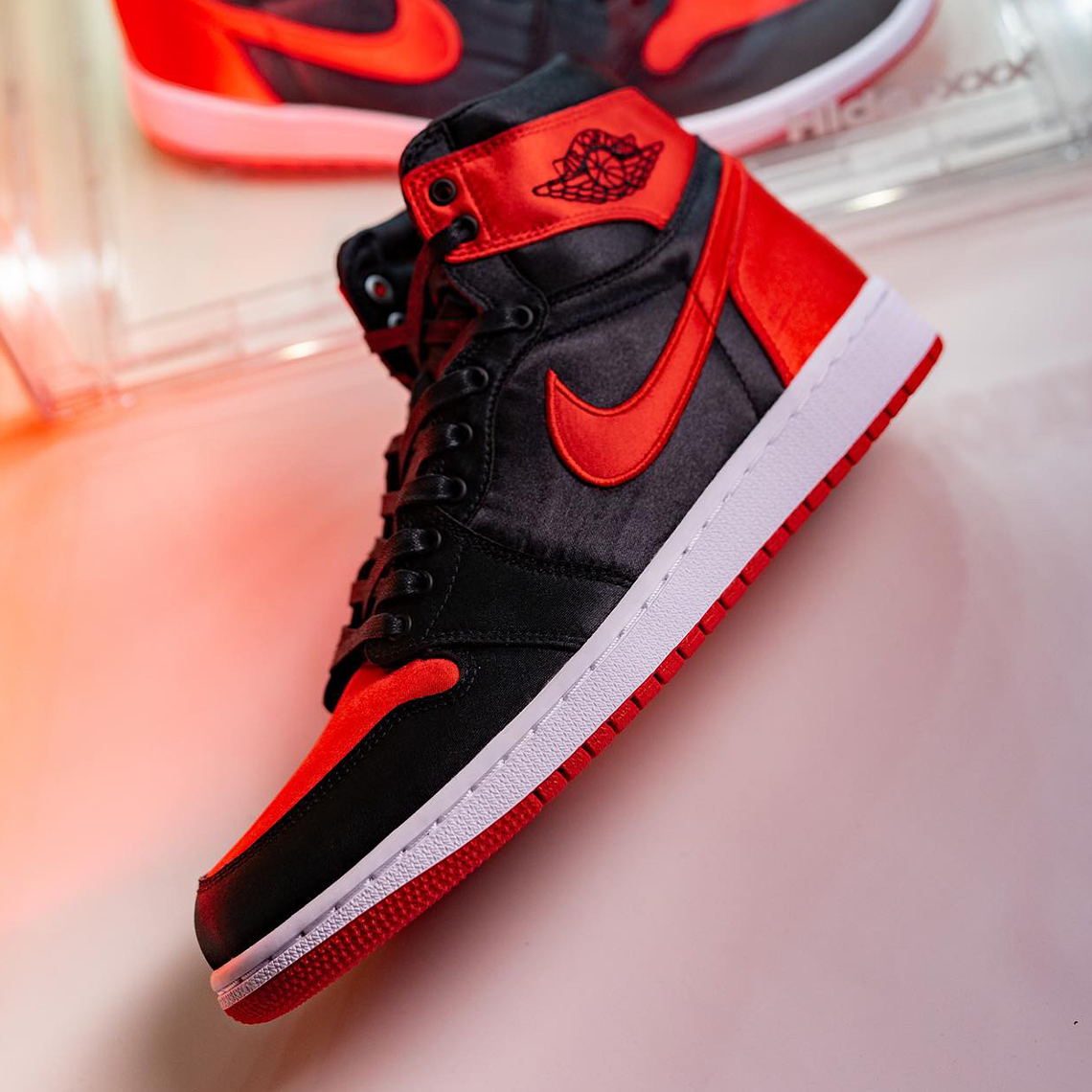 Air Jordan 1 'Satin Bred': Phiên bản tái hiện sang trọng cho phái nữ - 13
