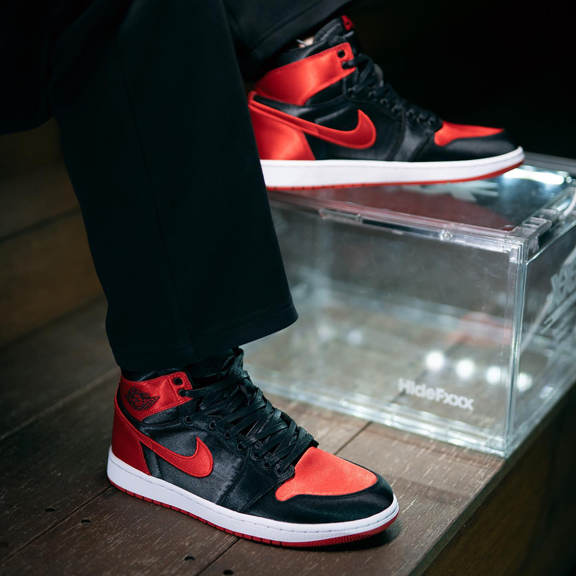 Air Jordan 1 'Satin Bred': Phiên bản tái hiện sang trọng cho phái nữ - 5