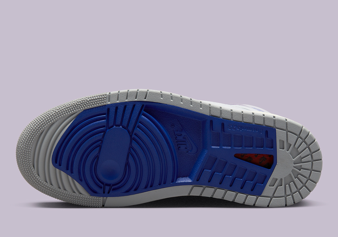 Air Jordan 1 zoom cmft khoác trên mình trang phục màu xám và tím - 6