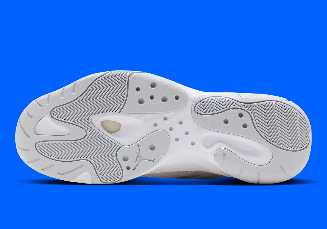 Air Jordan 11 CMFT Low với màu sắc lấy ý tưởng từ đội bóng rổ Knicks - 5