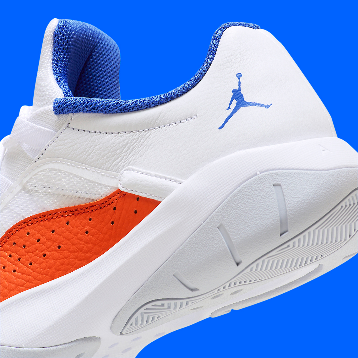 Air Jordan 11 CMFT Low với màu sắc lấy ý tưởng từ đội bóng rổ Knicks - 7