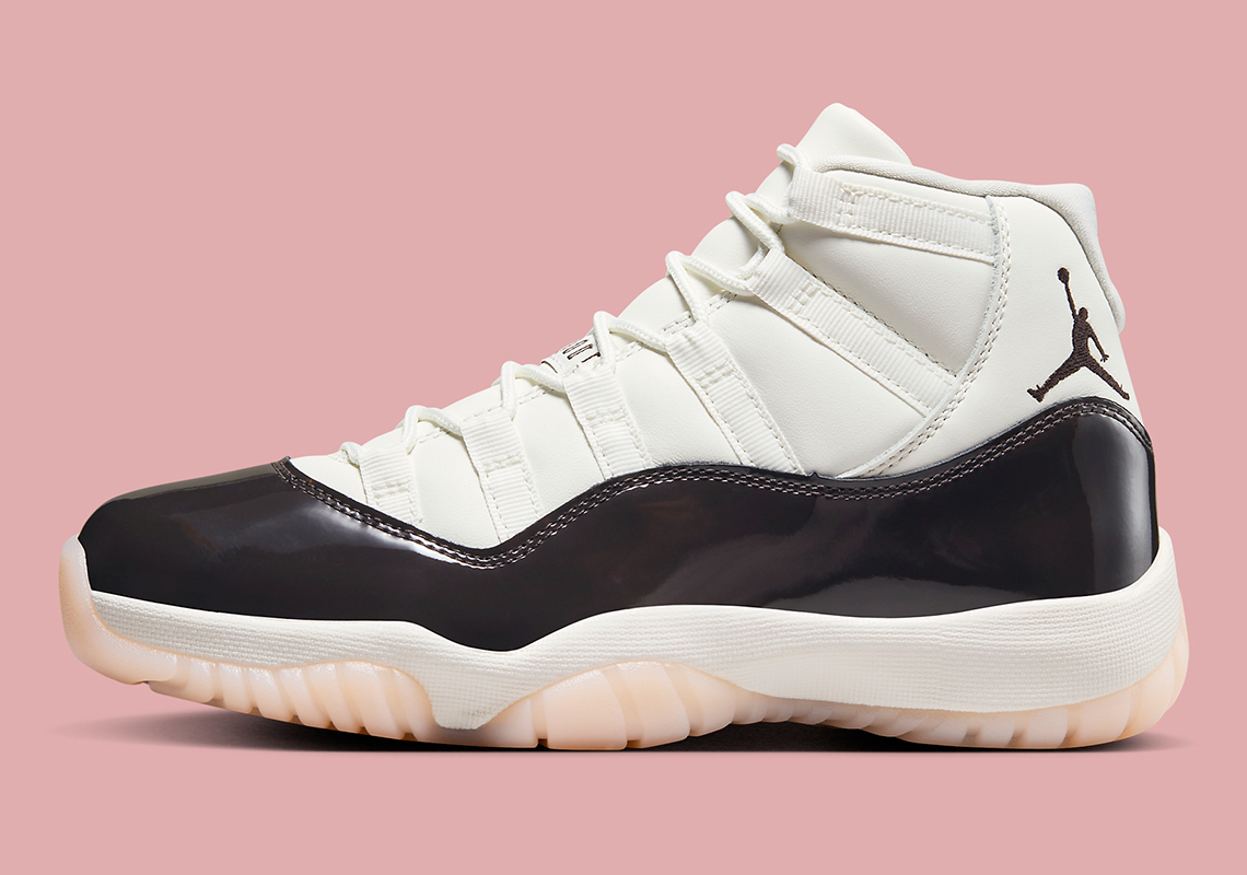 Air Jordan 11 Neapolitan - Mẫu Giày Độc Đáo Cho Mùa Lễ Hội - 2