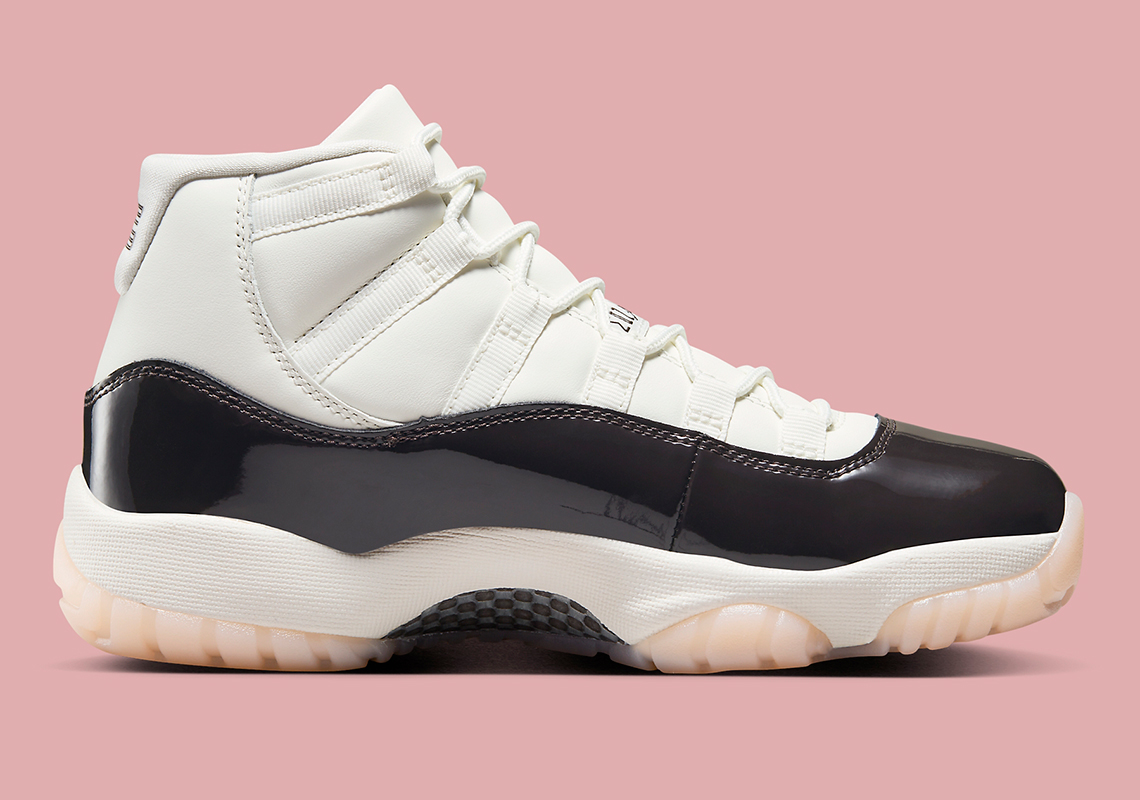 Air Jordan 11 Neapolitan - Mẫu Giày Độc Đáo Cho Mùa Lễ Hội - 3