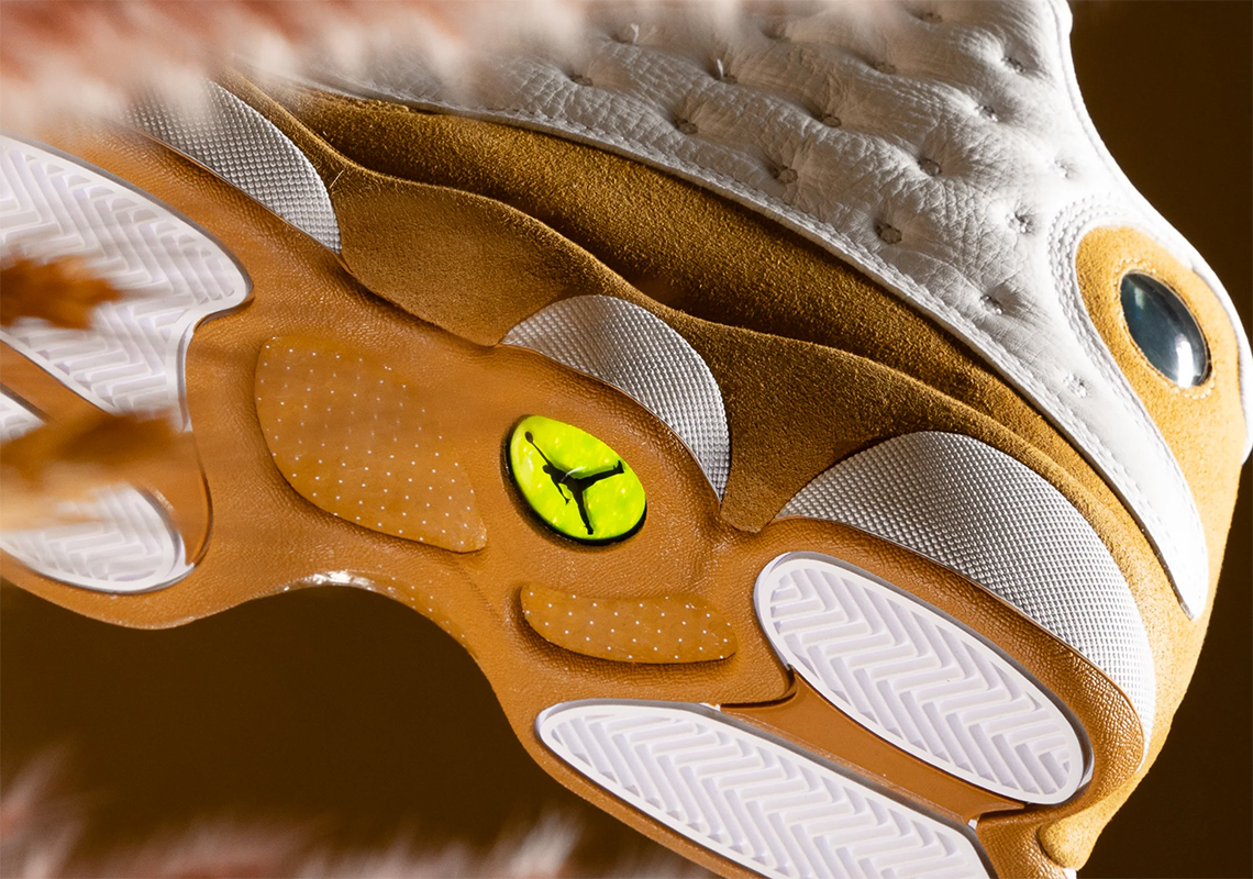 Air Jordan 13 Wheat Ra Mắt Ngày 2 - 20