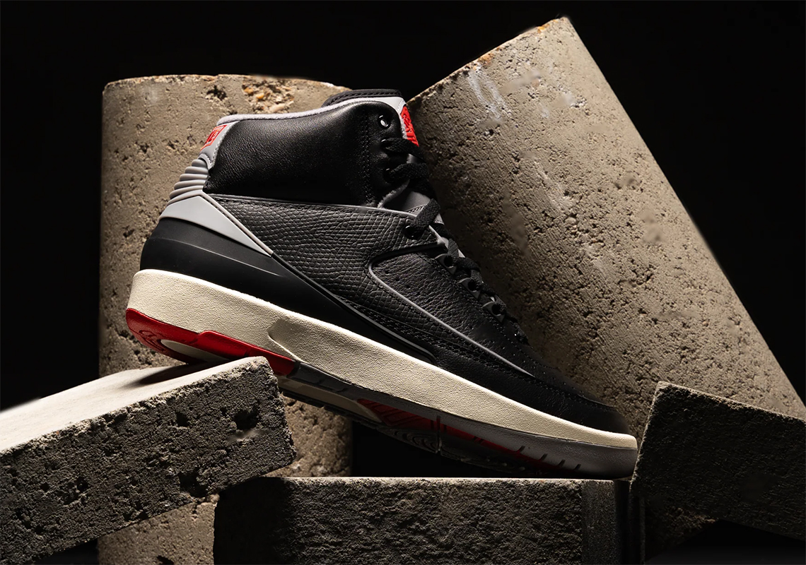 Air Jordan 2 Black Cement: Phiên Bản Kế Tiếp Đáng Chờ Đợi - 2