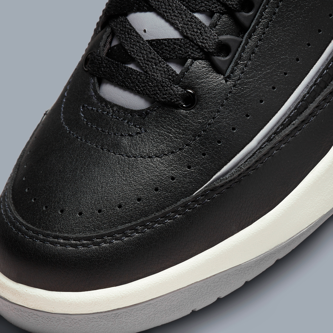 Air Jordan 2 'Black Cement' Sẽ Ra Mắt Trong Tháng 9 - 7