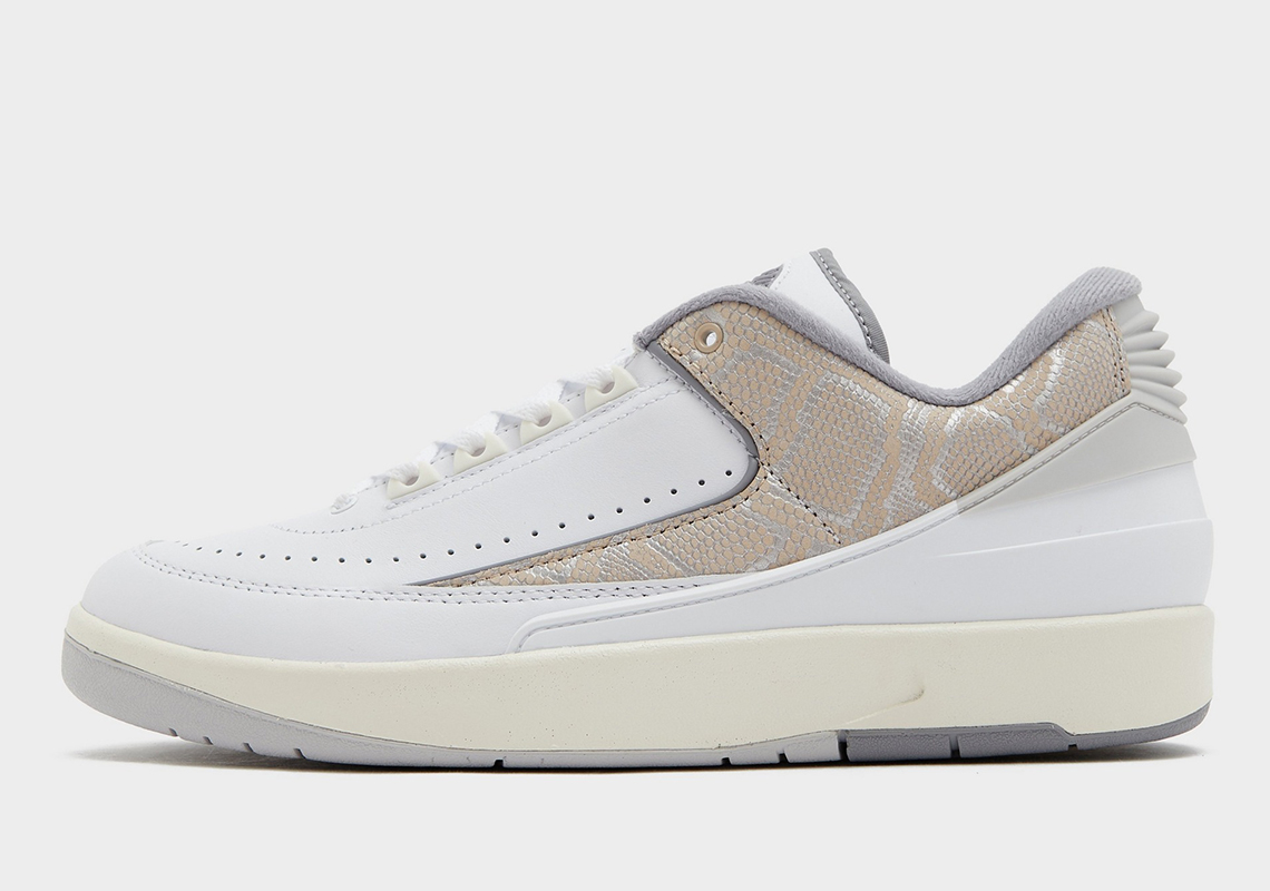 Air Jordan 2 Low Python: Sự Hồi Sinh Đầy Ấn Tượng trong Thiết Kế Sneaker - 2
