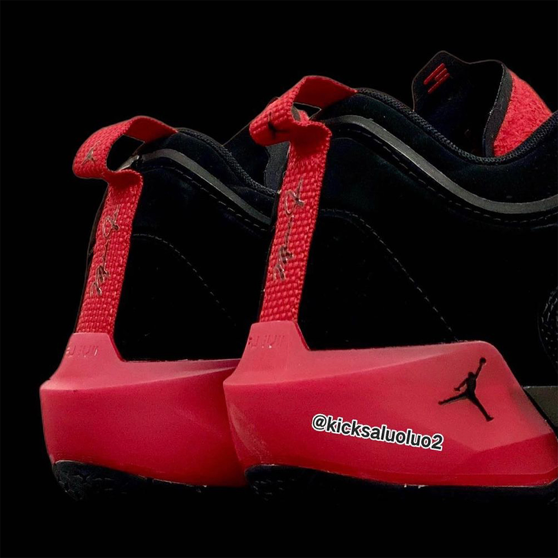 Air Jordan 37 Low có hai màu đen và đỏ - 3
