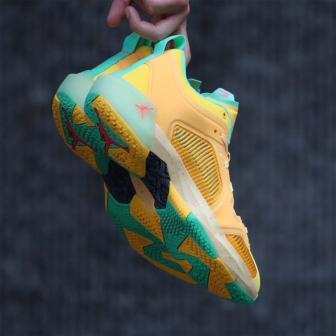 Air Jordan 37 Low EYBL: Phiên bản đặc biệt với gam màu chàm tươi sáng cho Nike EYBL Peach Jam Championship! - 15