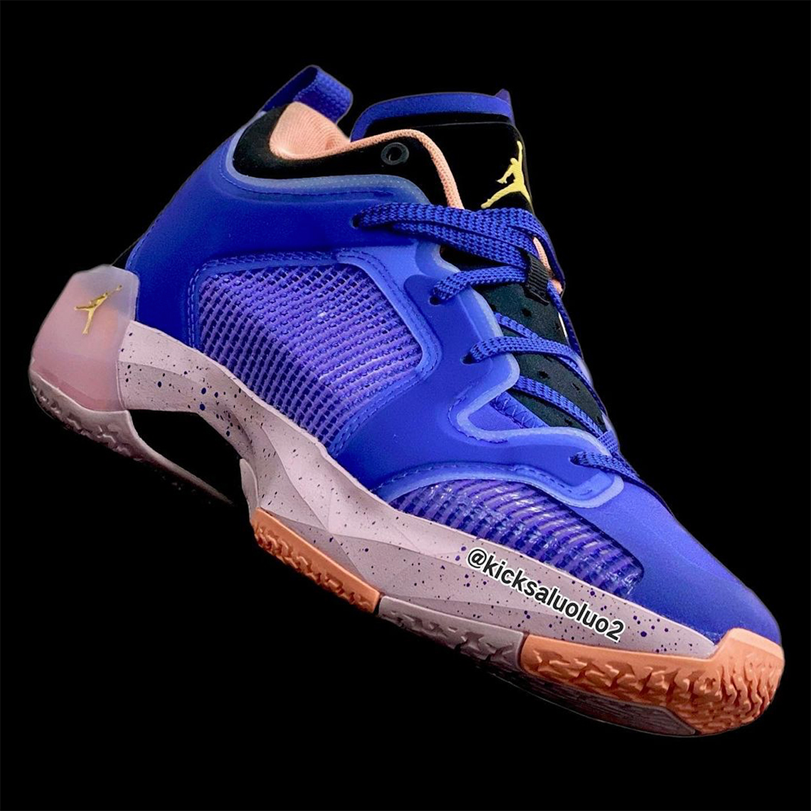 Air Jordan 37 Low xuất hiện trong màu xanh da trời và màu cam Bắc Cực - 3