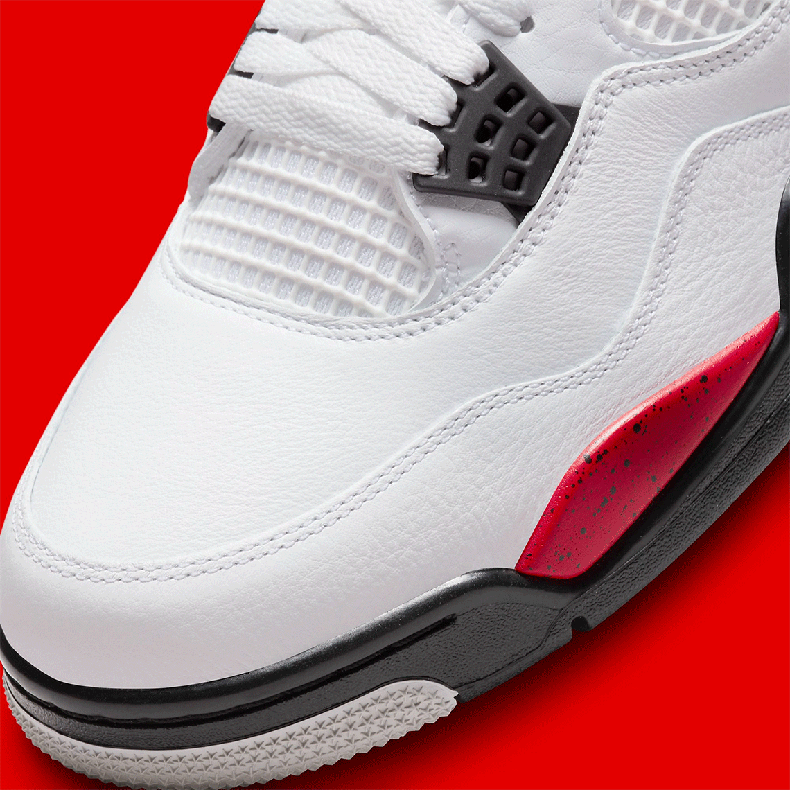 Air Jordan 4 Red Cement - Ra mắt bất ngờ trên Nike SNKRS! Xem hình ảnh chính thức trước khi lên kệ ngày 9 tháng 9! - 7