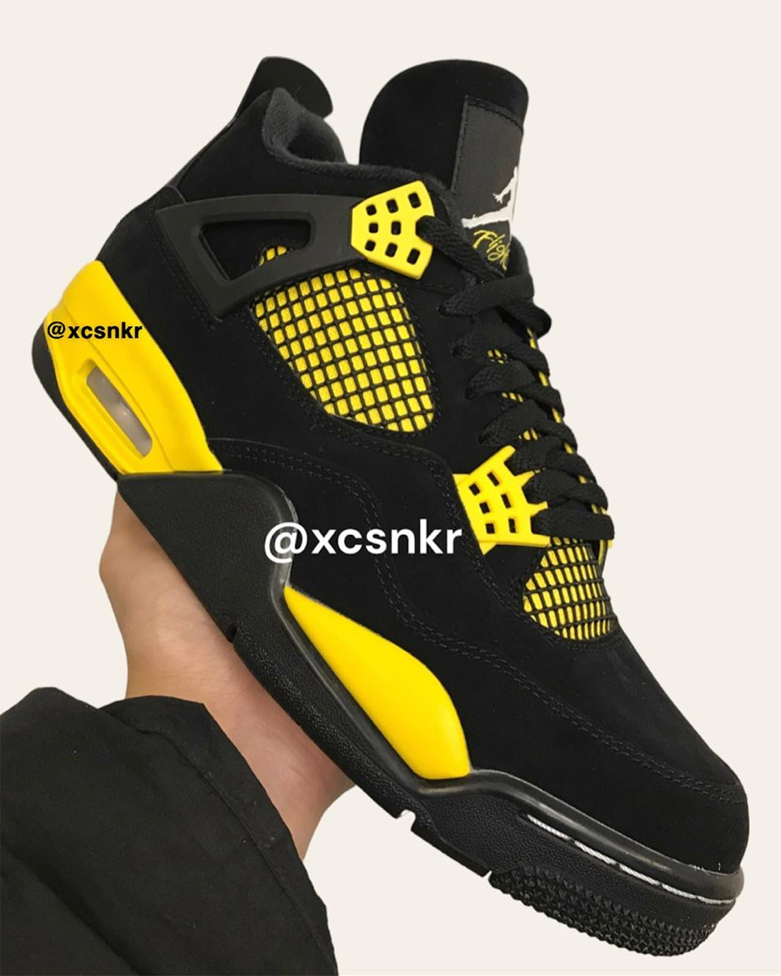 Air Jordan 4 Thunder dự kiến ​​sẽ trở lại vào ngày 13 tháng 5 - 3