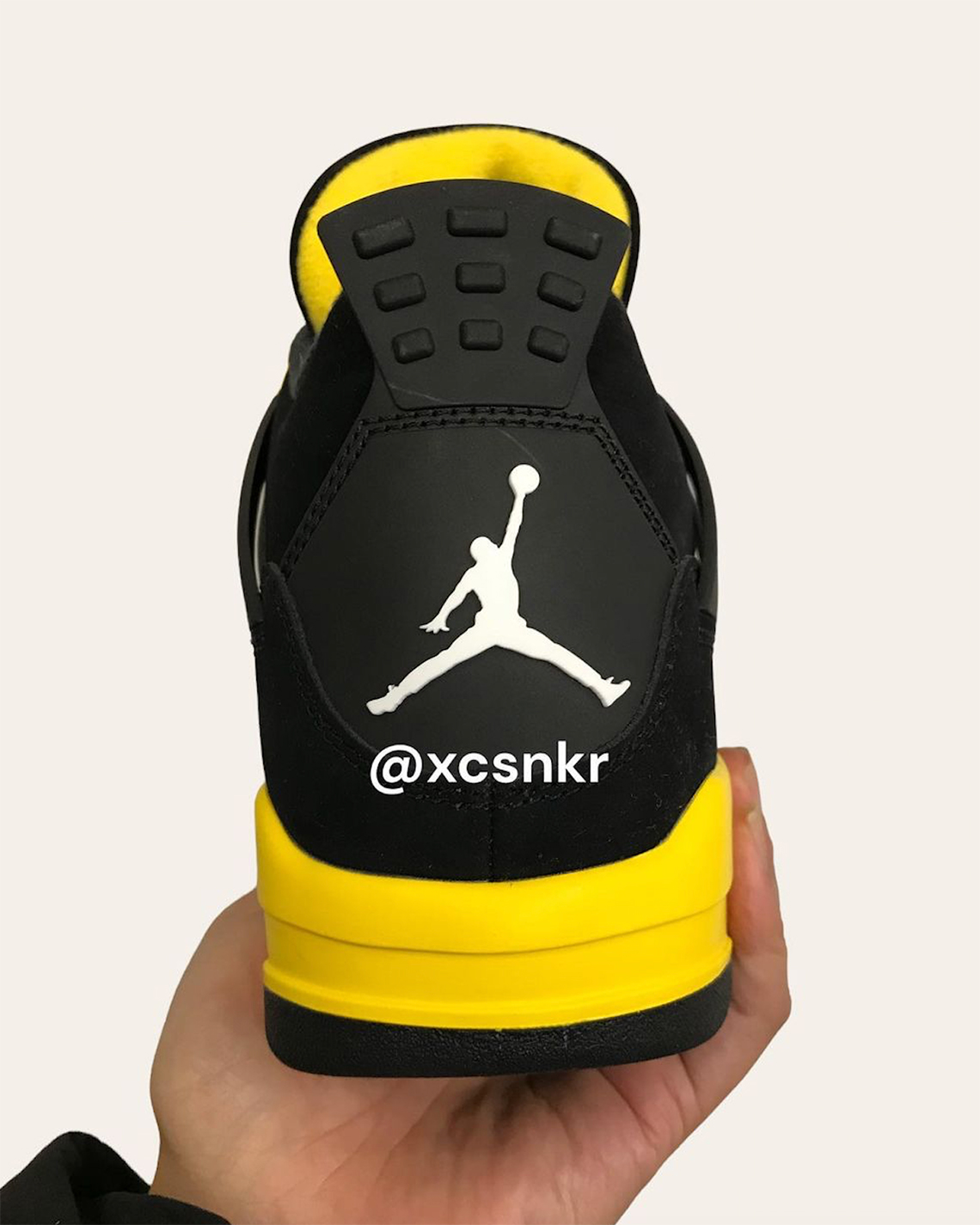 Air Jordan 4 Thunder dự kiến ​​sẽ trở lại vào ngày 13 tháng 5 - 4