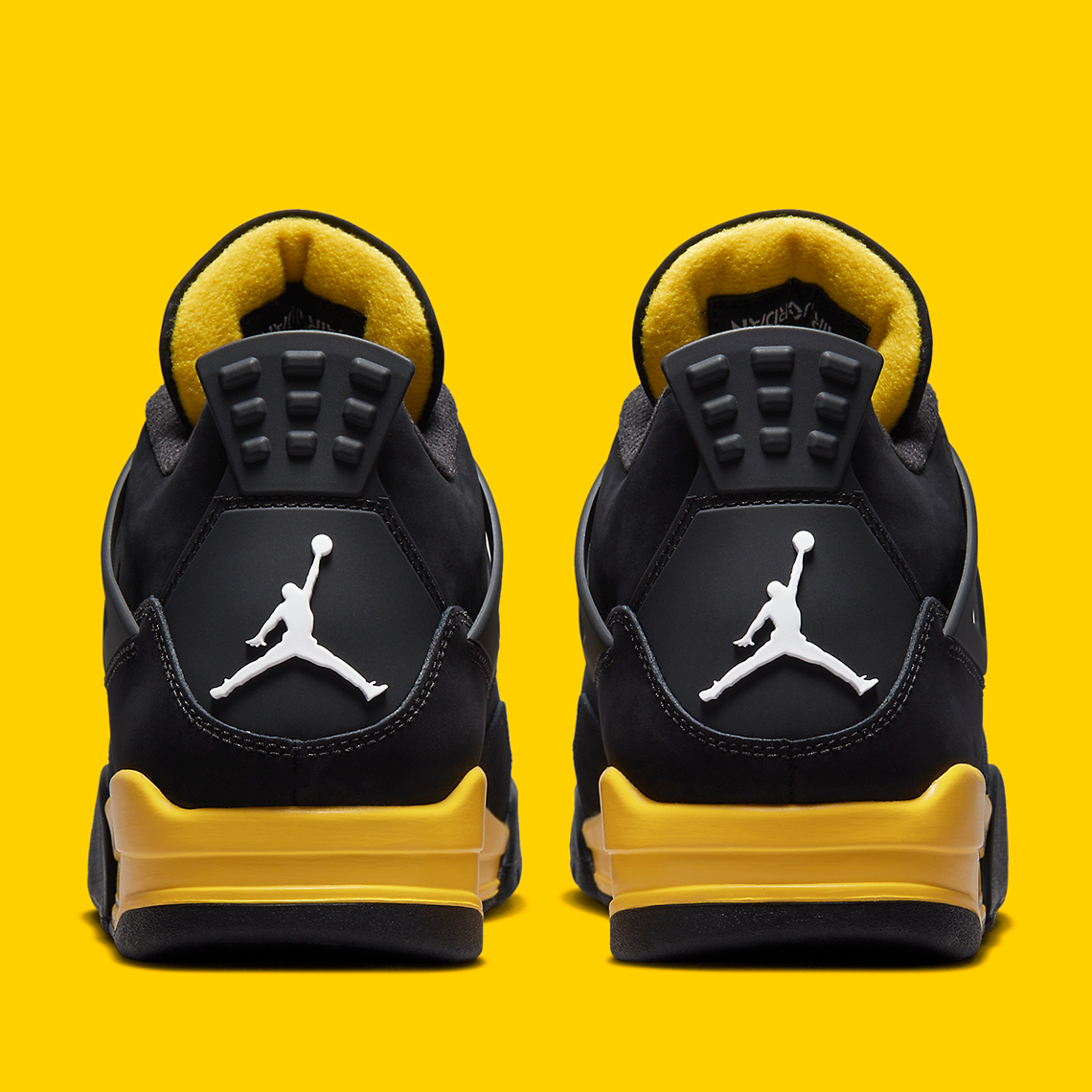 Air Jordan 4 Thunder trở lại: Hồi ức đua xe máy của Michael Jordan. - 5