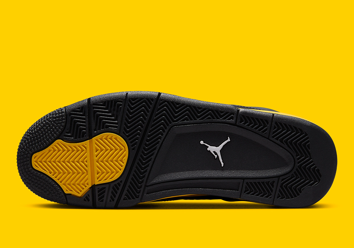 Air Jordan 4 Thunder trở lại: Hồi ức đua xe máy của Michael Jordan. - 6