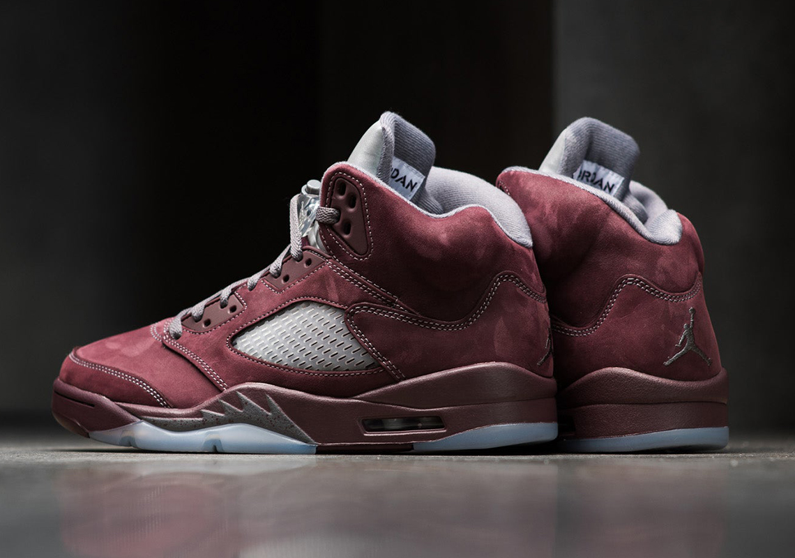 Air Jordan 5 'Burgundy' Quay Lại với Phiên Bản Retro 2023 - 1