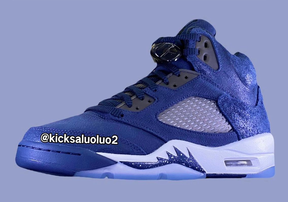 Air Jordan 5 'Midnight Navy': Màu xanh đậm trở lại trong mùa lễ hội - 1