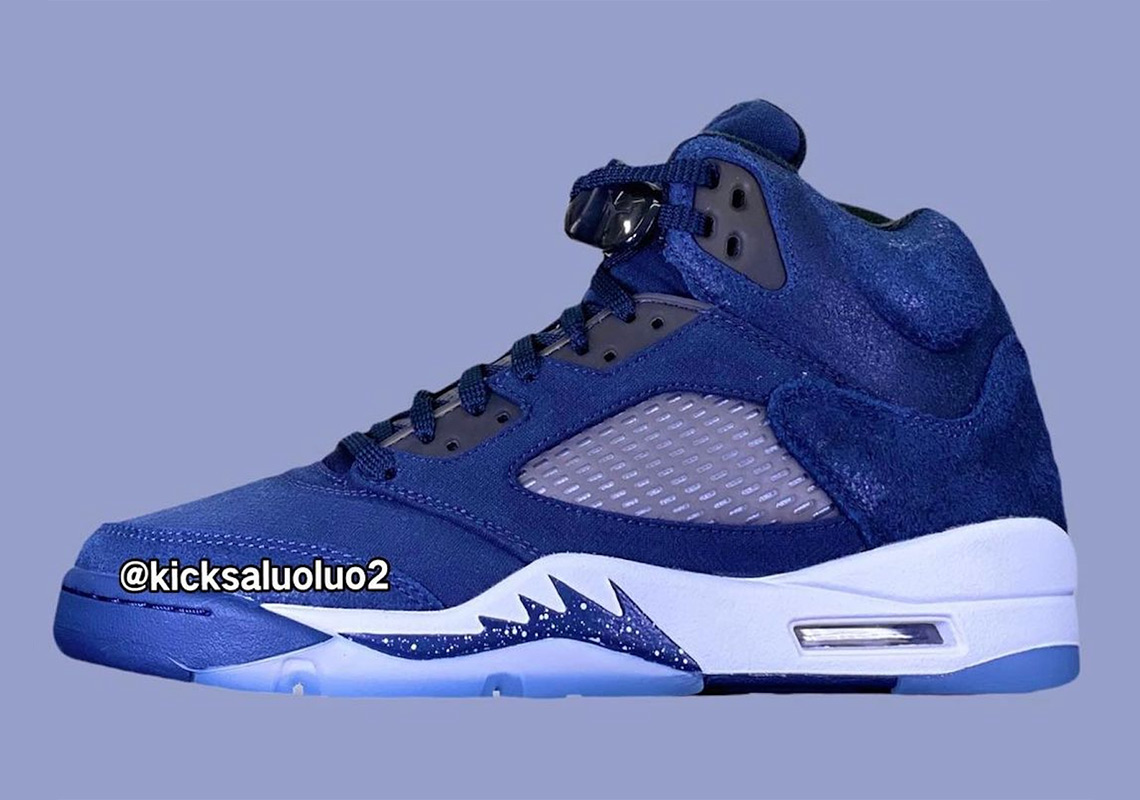Air Jordan 5 'Midnight Navy': Màu xanh đậm trở lại trong mùa lễ hội - 2