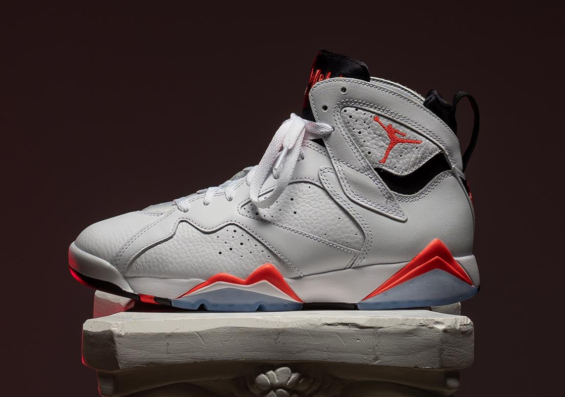 Air Jordan 7 White/Infrared: Phiên Bản Kế Thừa Của Mẫu Giày Kinh điển - 1