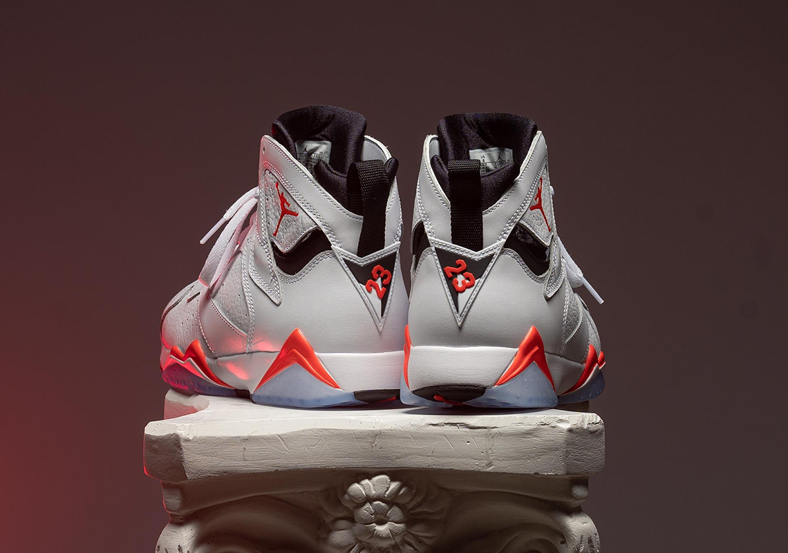 Air Jordan 7 White/Infrared: Phiên Bản Kế Thừa Của Mẫu Giày Kinh điển - 3