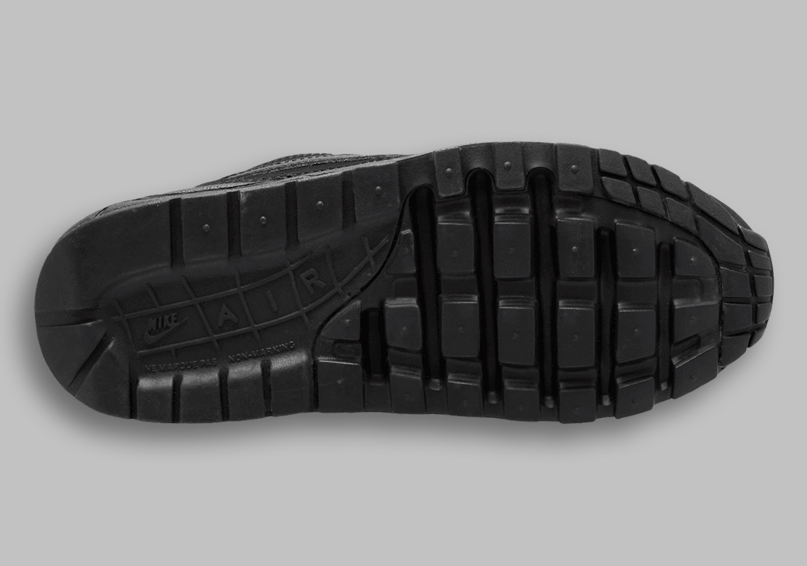 Air Max 1 của Nike nhận được một lớp trang điểm ba màu đen tàng hình - 4