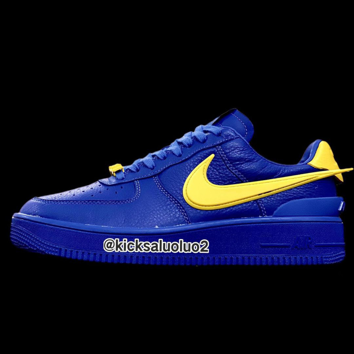 AMBUSH sử dụng màu xanh và vàng rực rỡ cho mẫu Nike Air Force 1 Low - 2