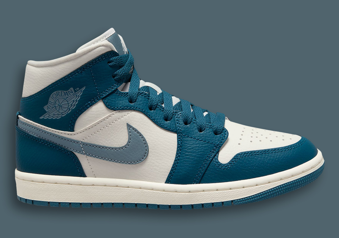 Aquatic Blue tô điểm cho Air Jordan 1 Mid tiếp theo cho nữ - 1