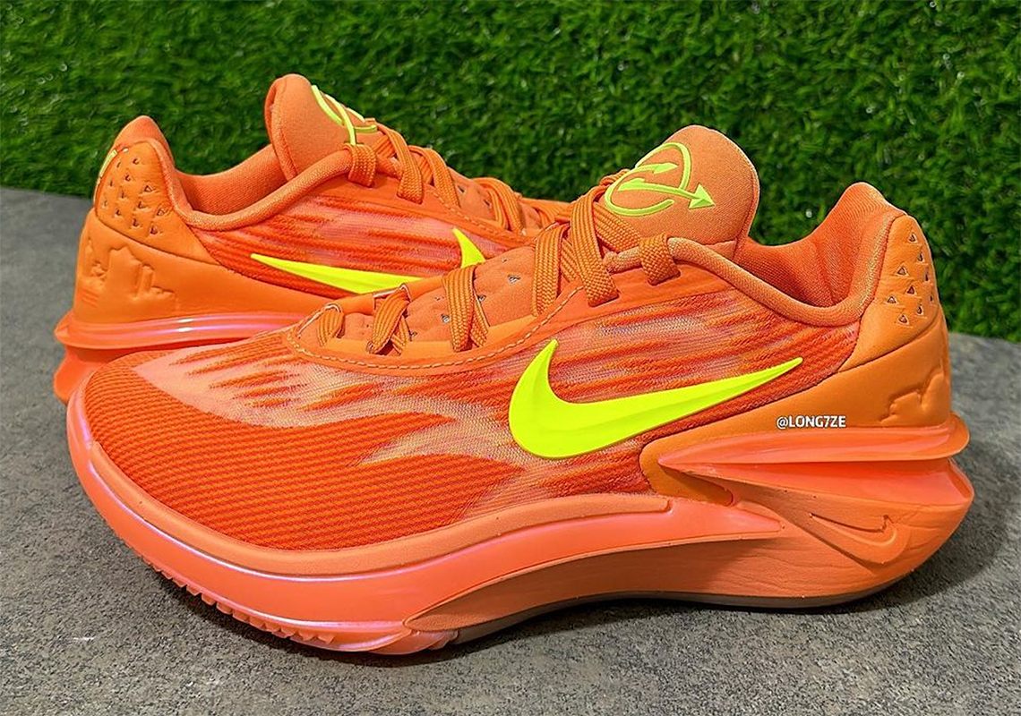 Arike Ogunbowale tung ra phiên bản độc quyền Nike Zoom GT Cut 2 màu cam nổi bật