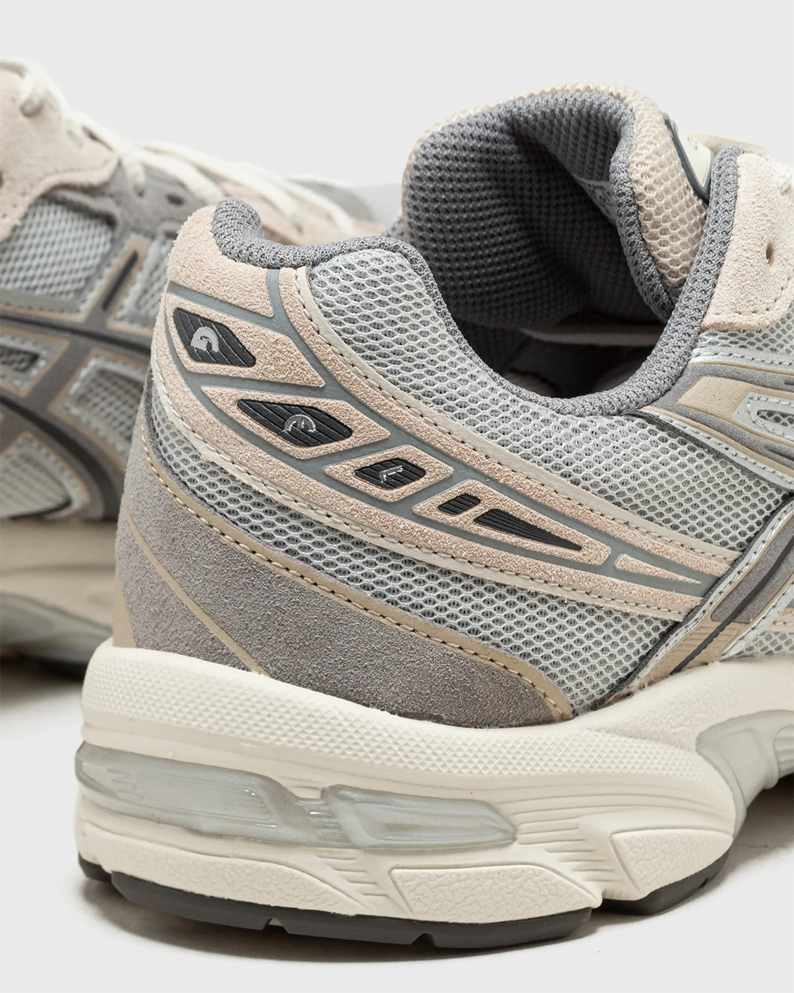 ASICS GEL-1130: Sự Kết Hợp Thời Trang Và Tiết Kiệm Đáng Chú Ý - 6