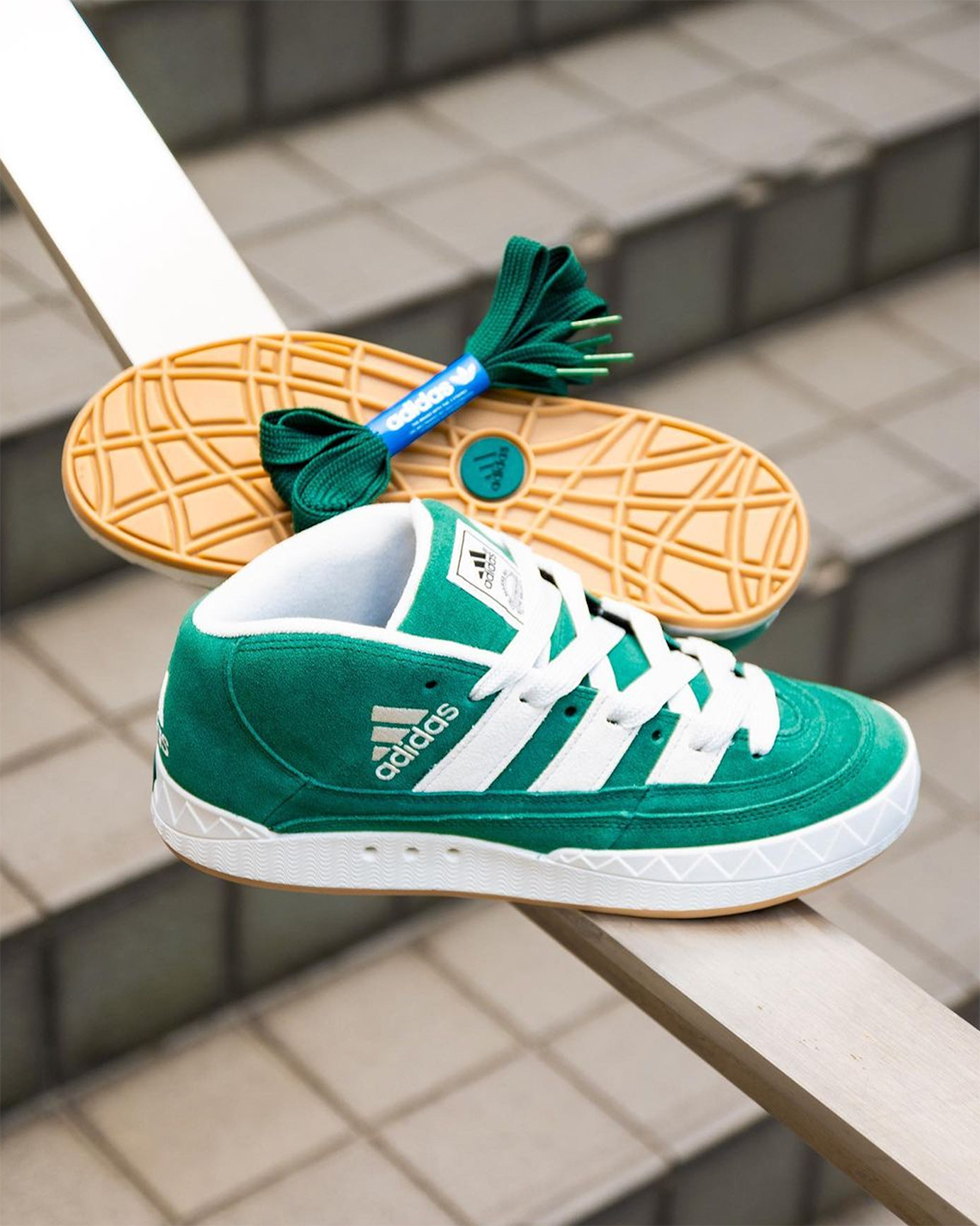 Atmos ra mắt bộ sưu tập hợp tác mới với adidas trong tông màu Collegiate Green - 2