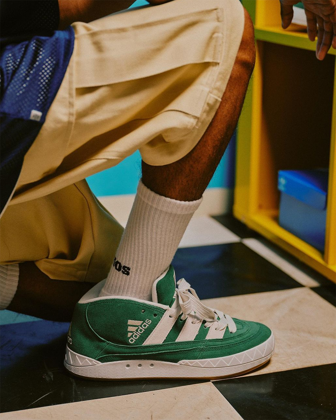 Atmos ra mắt bộ sưu tập hợp tác mới với adidas trong tông màu Collegiate Green - 3