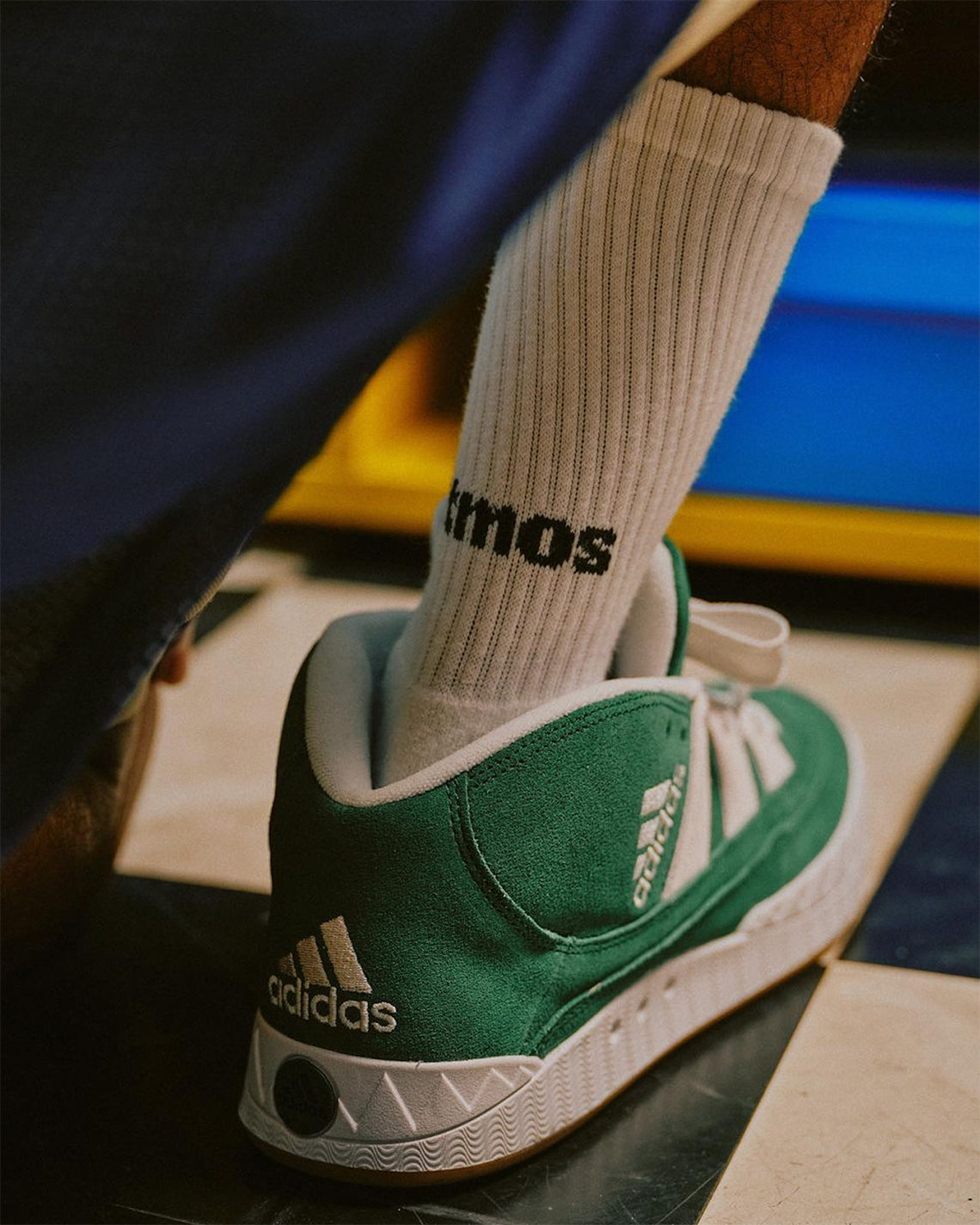 Atmos ra mắt bộ sưu tập hợp tác mới với adidas trong tông màu Collegiate Green - 4