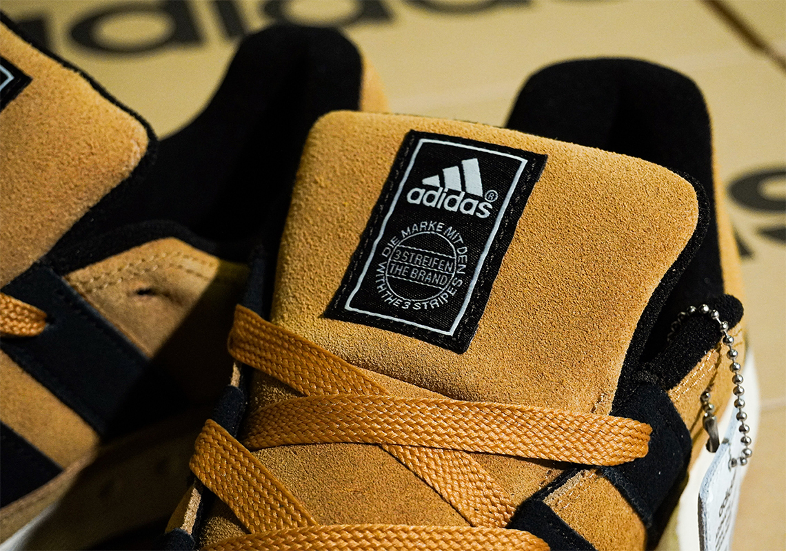 Atmos X Adidas Adimatic quay lại hộp màu nâu cổ điển của Three Stripes - 3
