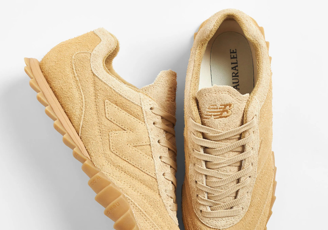 AURALEE hợp tác cùng New Balance trình làng giày RC30 mới - 5