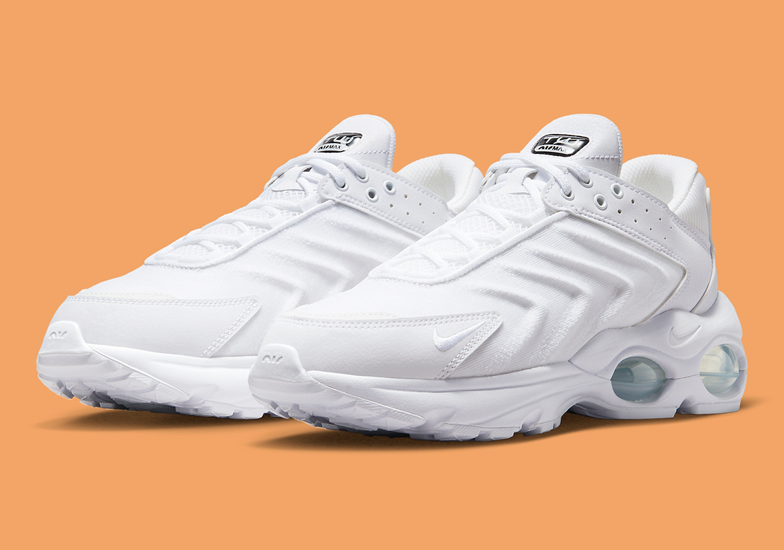 Ba màu trắng xuất hiện trên Nike Air Max TW - 2