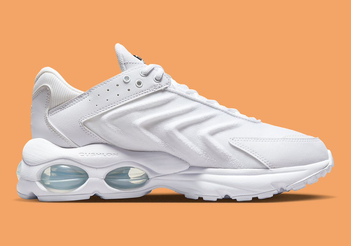 Ba màu trắng xuất hiện trên Nike Air Max TW - 3