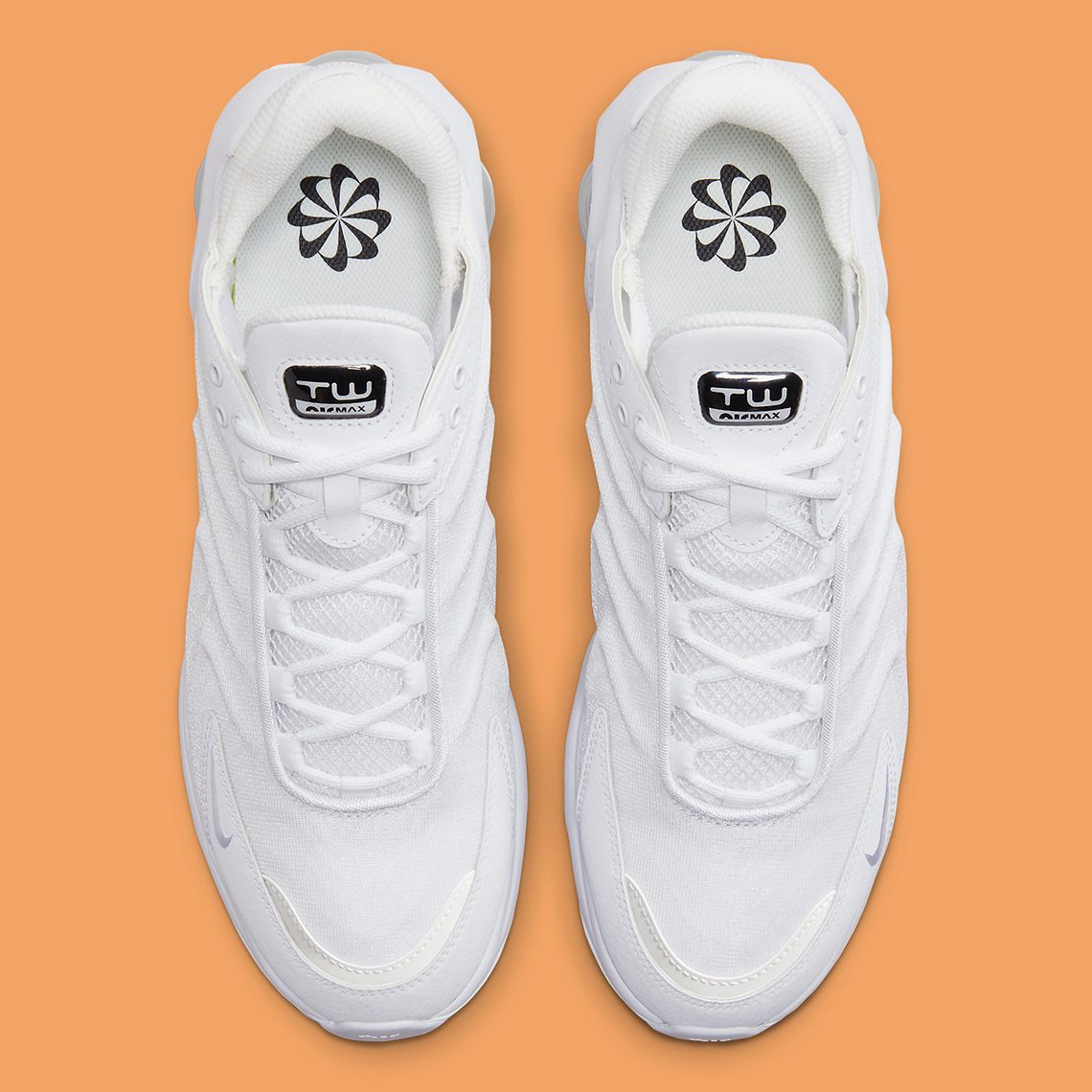 Ba màu trắng xuất hiện trên Nike Air Max TW - 4