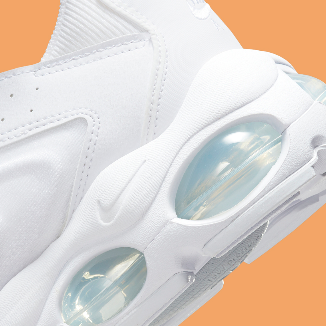 Ba màu trắng xuất hiện trên Nike Air Max TW - 8