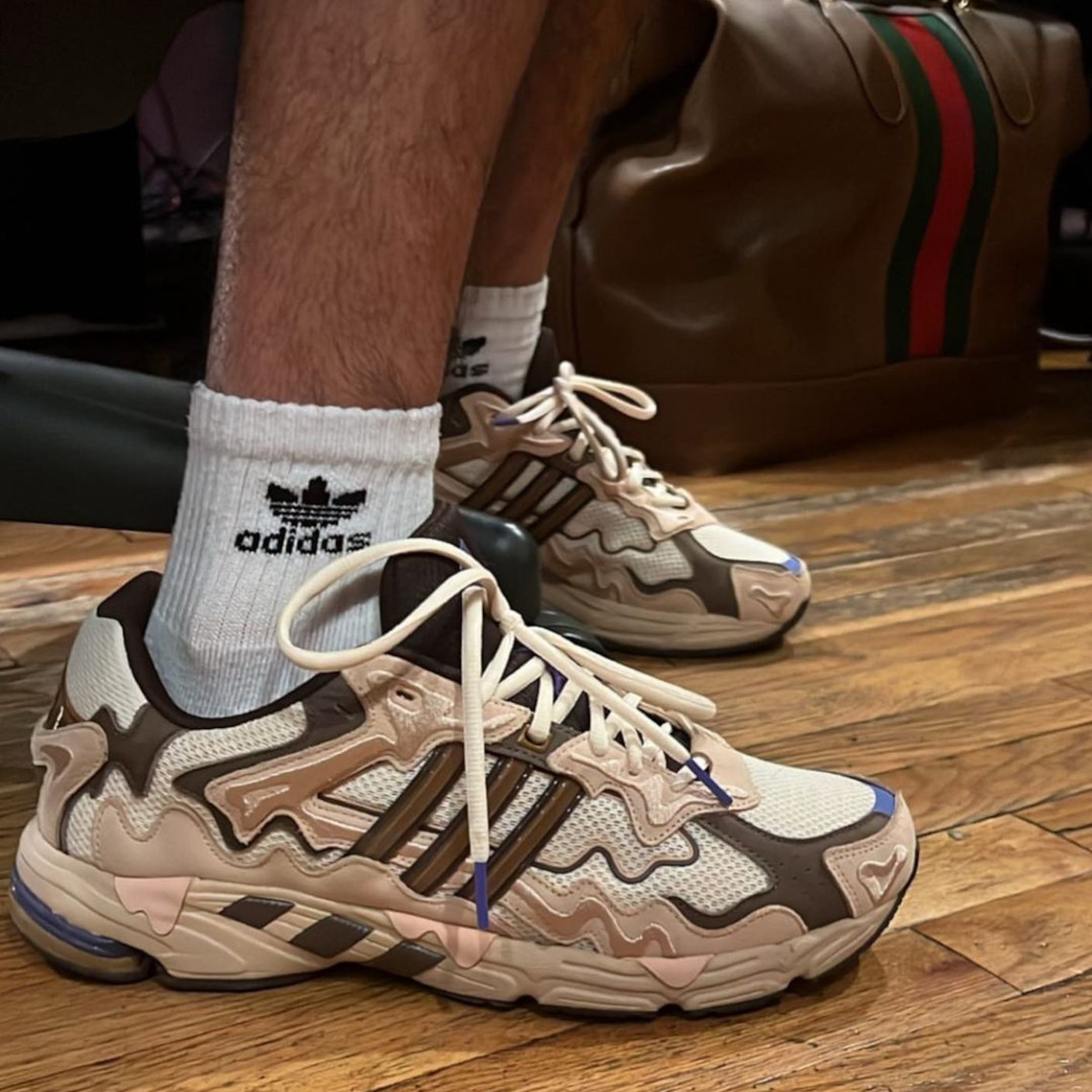 Bad Bunny và adidas Sẽ Ra Mắt Phiên Bản Mới Của Giày Response CL - 3